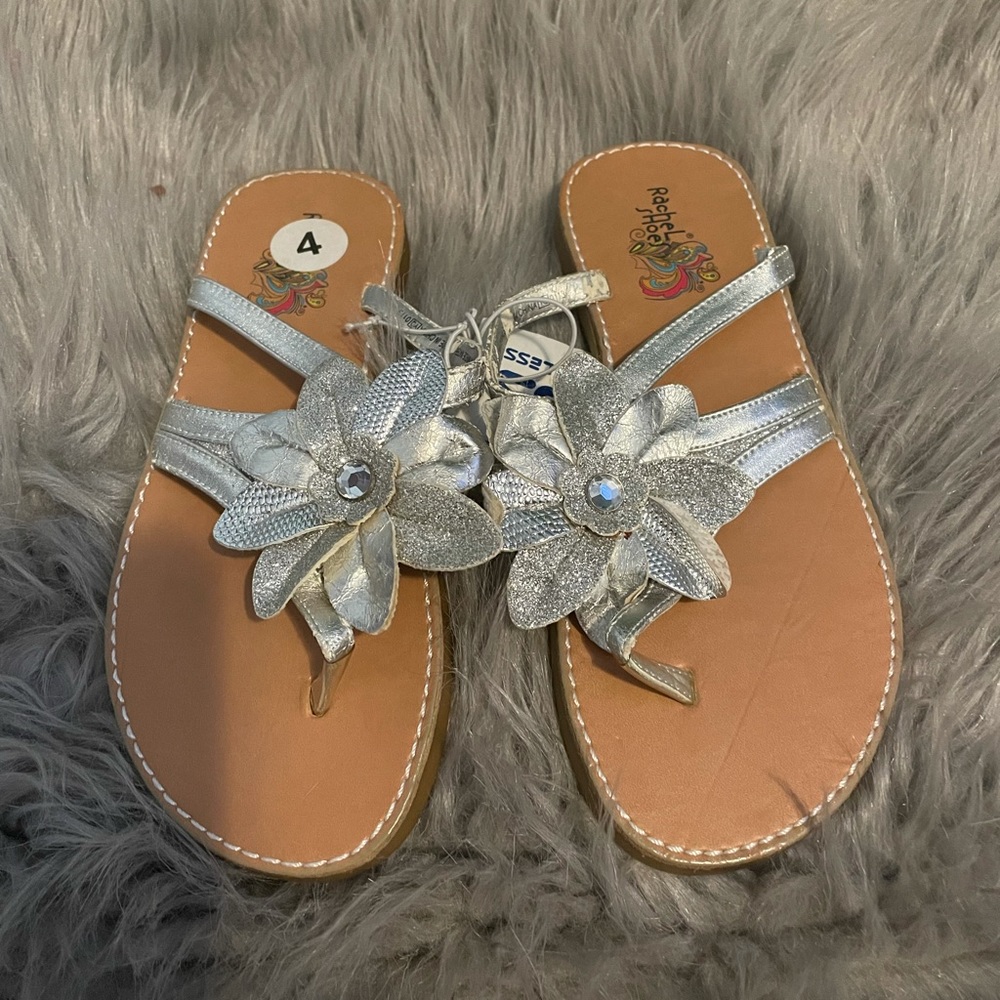 Gray flower sandals size 4 new with tag